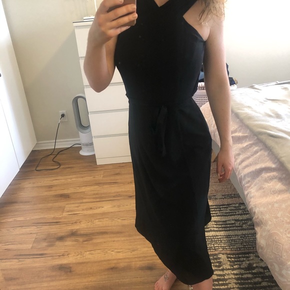 *SOLD* Wilfred NWOT Black Backless Dress - Picture 5 of 6